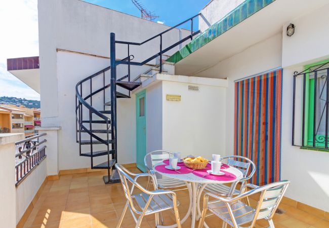 Apartment in Rosas / Roses - 2027-POETA MARQUINA Apartment with 2 bedrooms Apartment in Rosas / Roses - 2027-POETA MARQUINA Apartment with 2 bedrooms