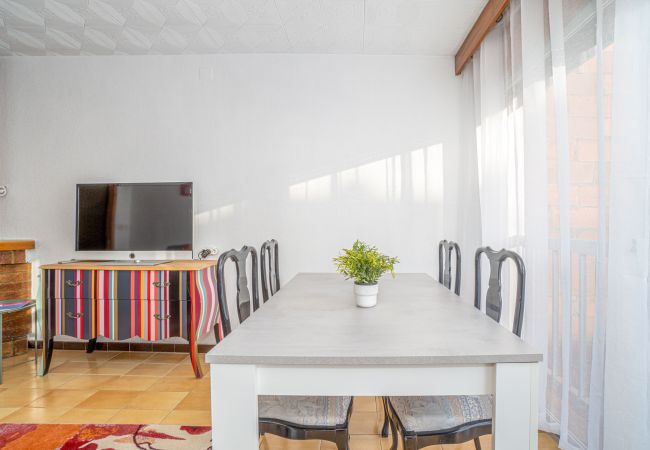 Apartment in Rosas / Roses - 2027-POETA MARQUINA Apartment with 2 bedrooms Apartment in Rosas / Roses - 2027-POETA MARQUINA Apartment with 2 bedrooms