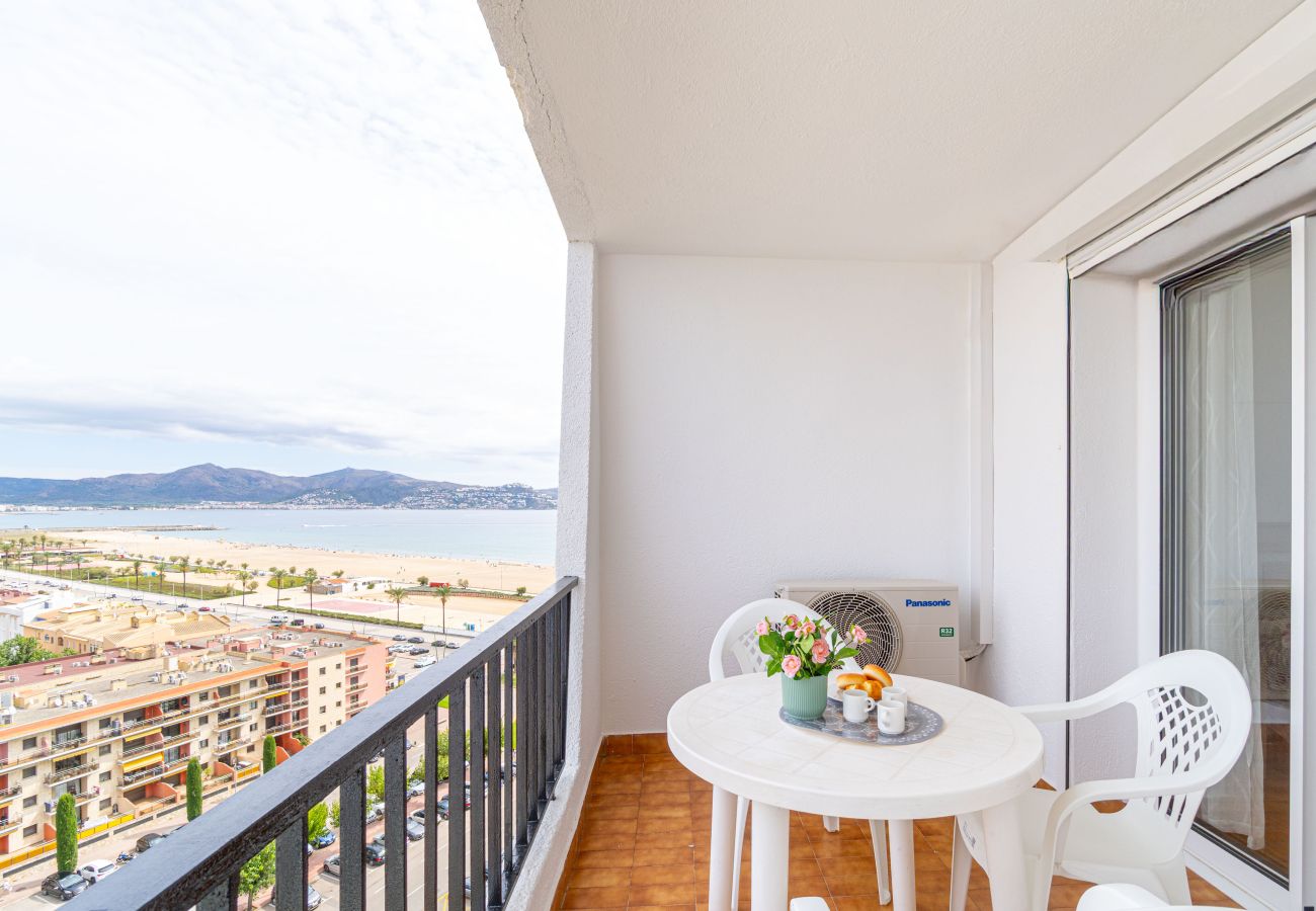 Apartment in Empuriabrava - 0186-SAN LUIS Apartment with seaview