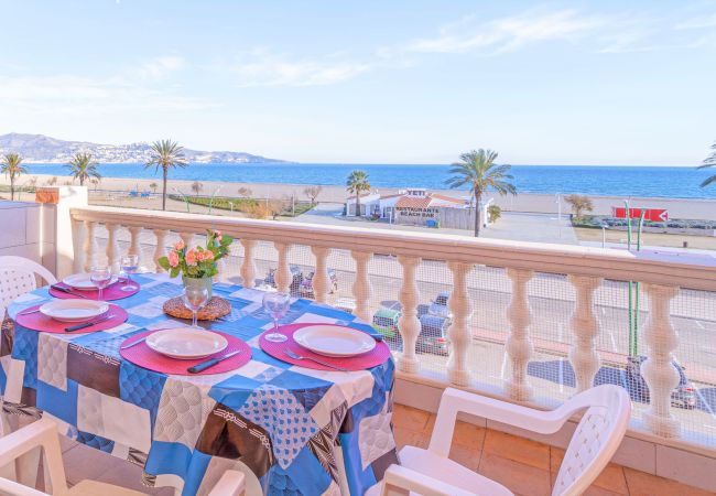 Apartment in Empuriabrava - 0071-GRAN RESERVA Apartment in front of the beach