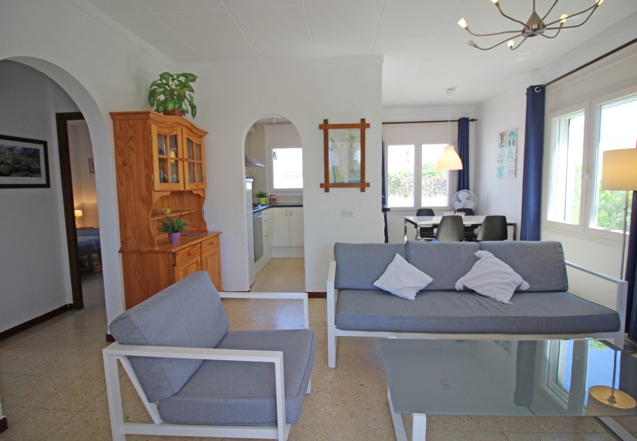 Villa in Empuriabrava - 0119-MONTSENY House with studio