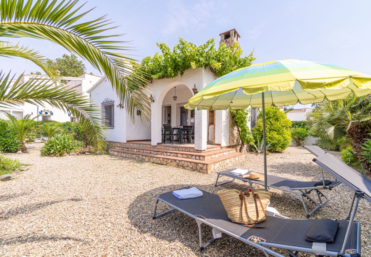 Villa in Empuriabrava - 0119-MONTSENY House with studio