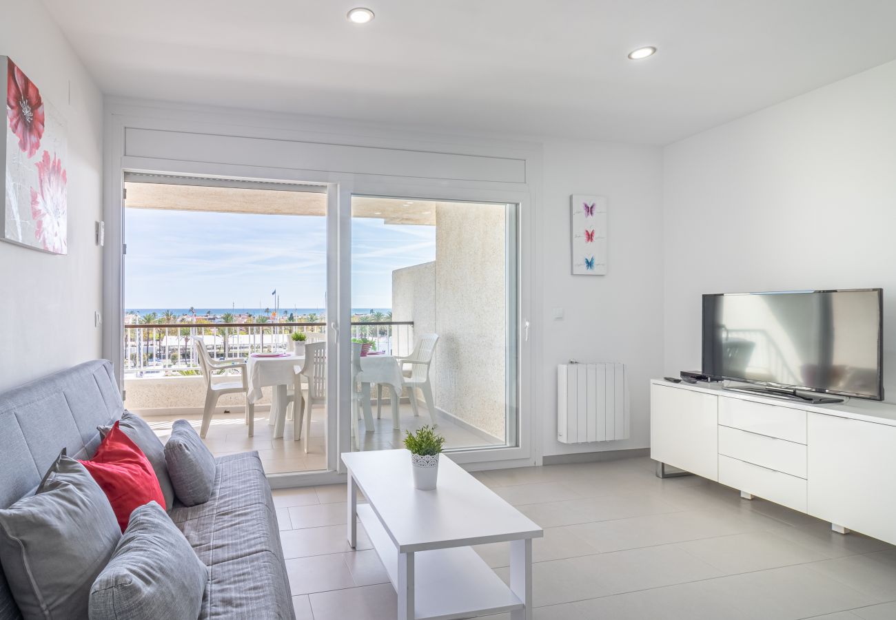 Apartment in Empuriabrava - 0175-PORT GREC Apartment with WIFI, canal and sea view