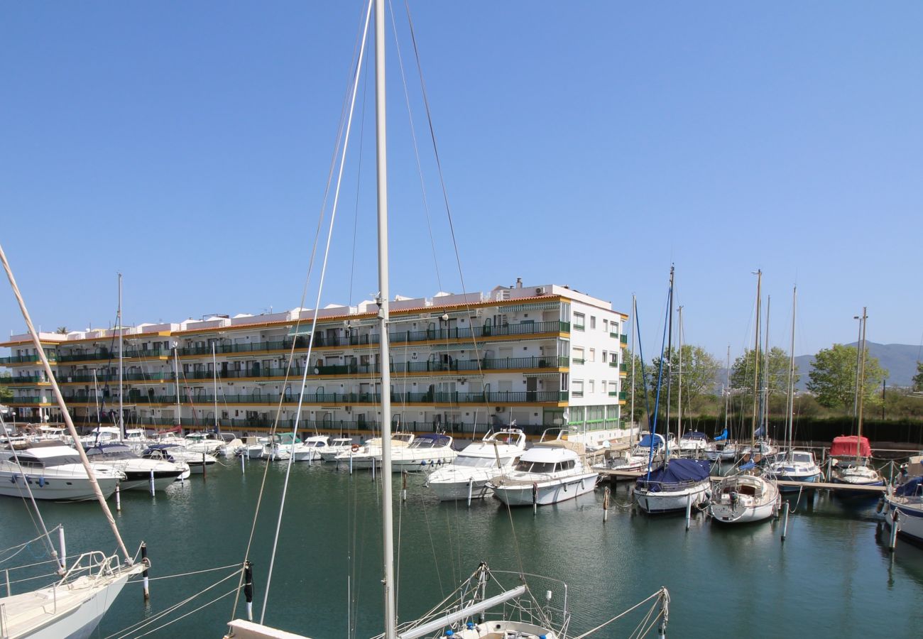 Apartment in Empuriabrava - 0182-PORT DUCAL AApartment with terrace, seaview and wifi