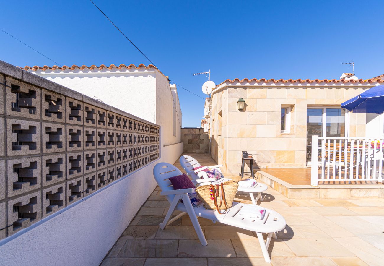 Villa in Empuriabrava - 0034-NOGUERA House with small pool