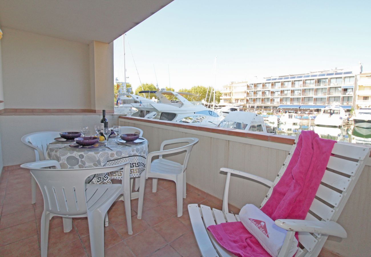 Apartment in Empuriabrava - 0155-PORT SALINS Apartment with canal view