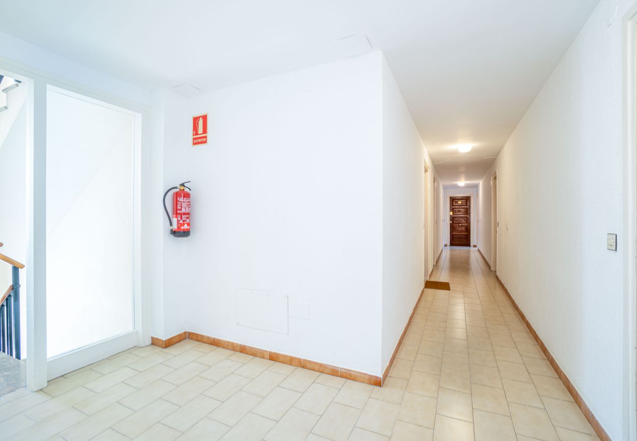 Apartment in Empuriabrava - 0139-ONADA Apartment with canal view