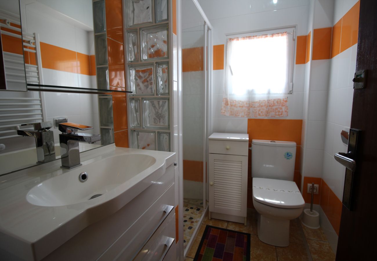 Villa in Empuriabrava - 0032-CARLIT House with garden and 3 bedrooms