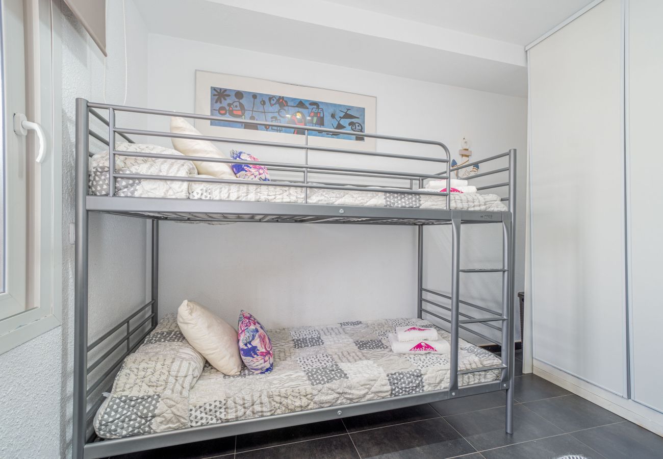 Apartment in Empuriabrava - 0137-SANT MAURICI Apartment with canal view and pool