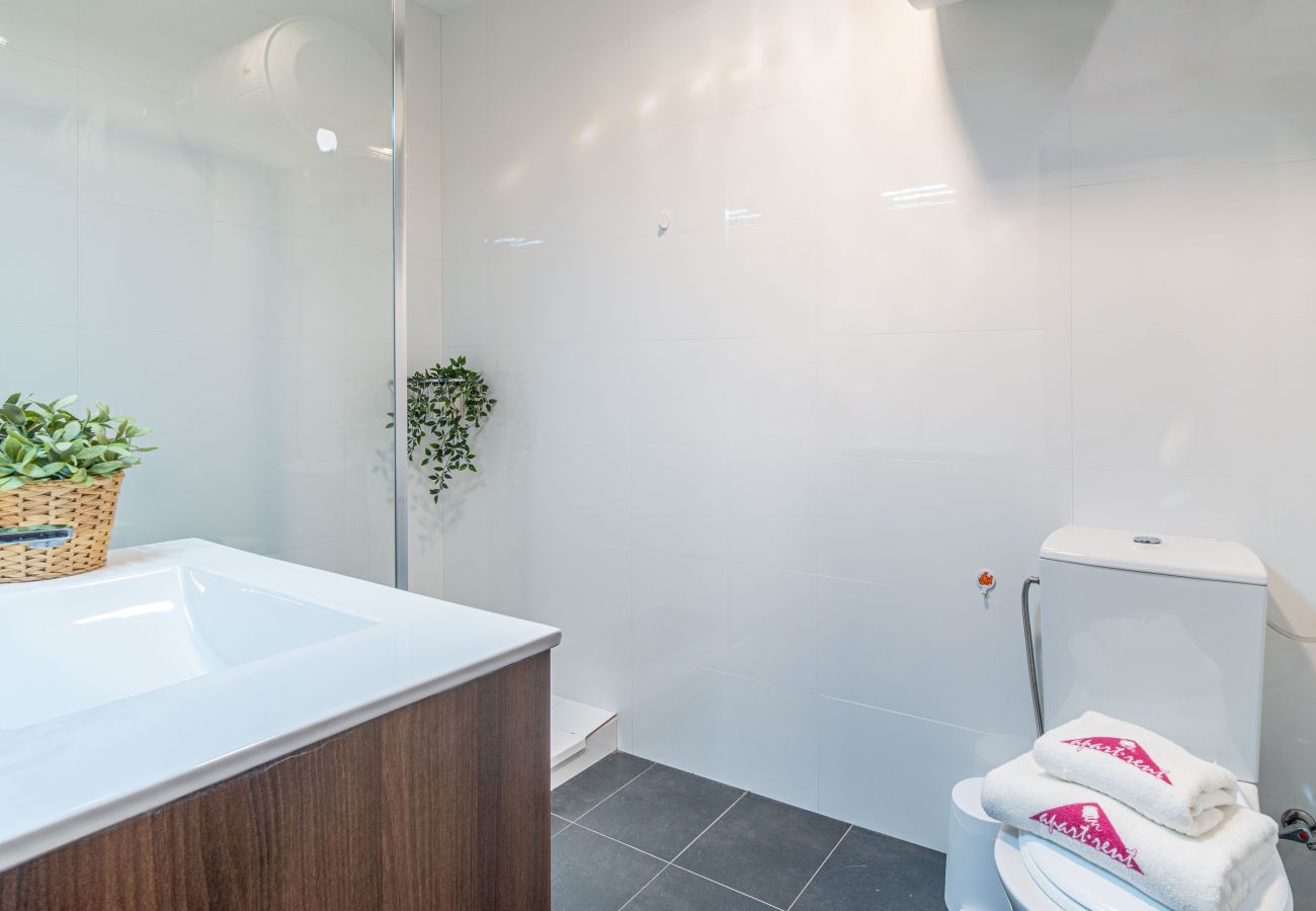 Apartment in Empuriabrava - 0137-SANT MAURICI Apartment with canal view and pool