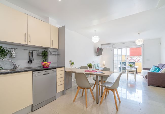 Villa in Empuriabrava - 0152-PUIGMAL Modern house for 6 people