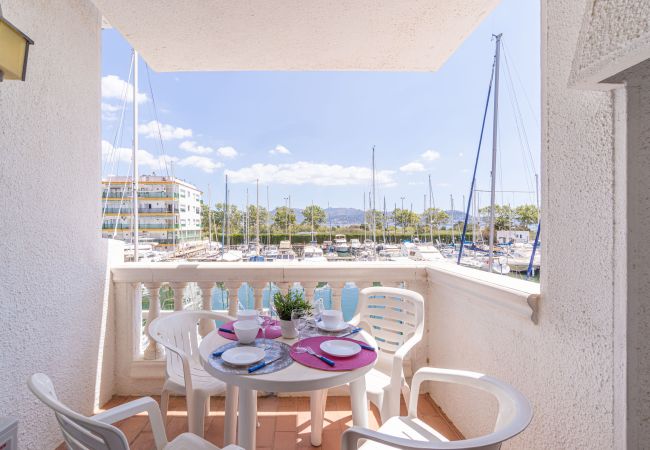 Apartment in Empuriabrava - 0131-PORT MOXO Apartment with terrace and canal view 