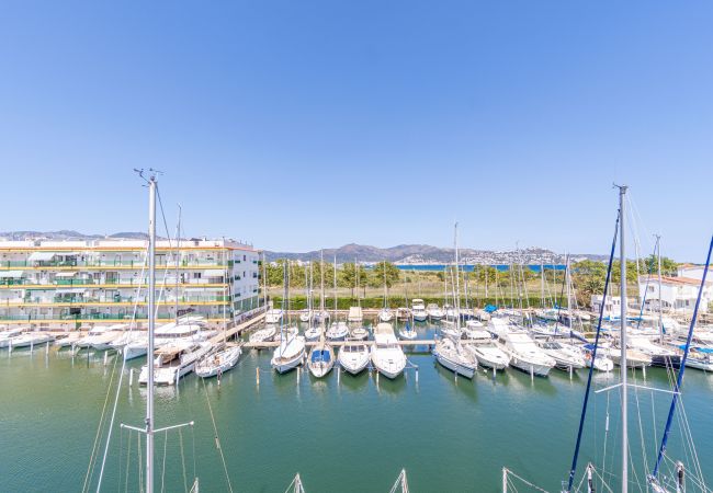 Apartment in Empuriabrava - 0132-PORT MOXO Apartment on the canal with view