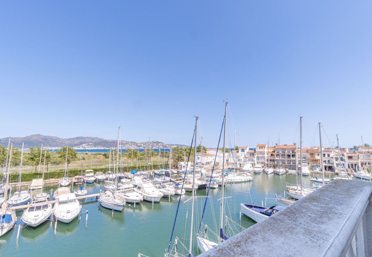 Apartment in Empuriabrava - 0132-PORT MOXO Apartment on the canal with view