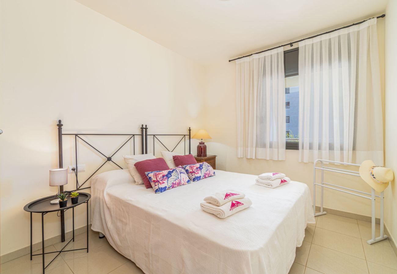 Apartment in Rosas / Roses - 8010-MIL.LENI Apartment with community pool and parking