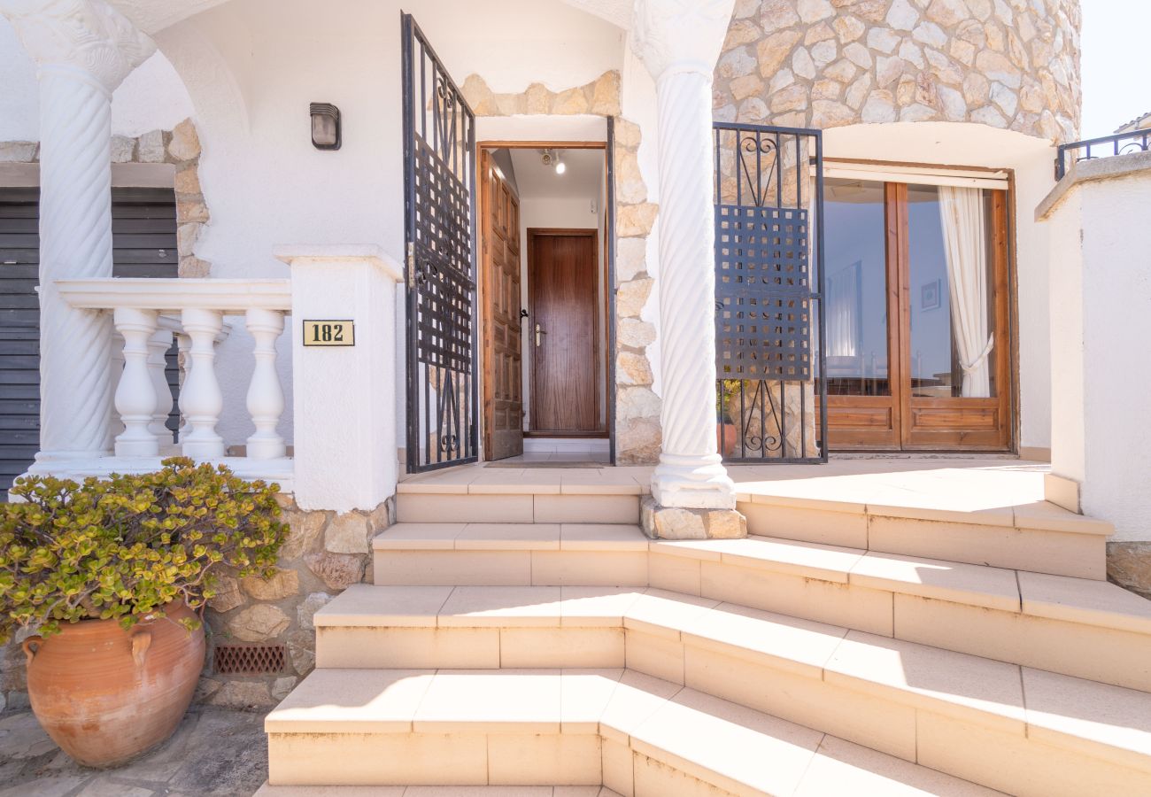 Villa in Empuriabrava - 0191-SANT MAURICI House with private pool