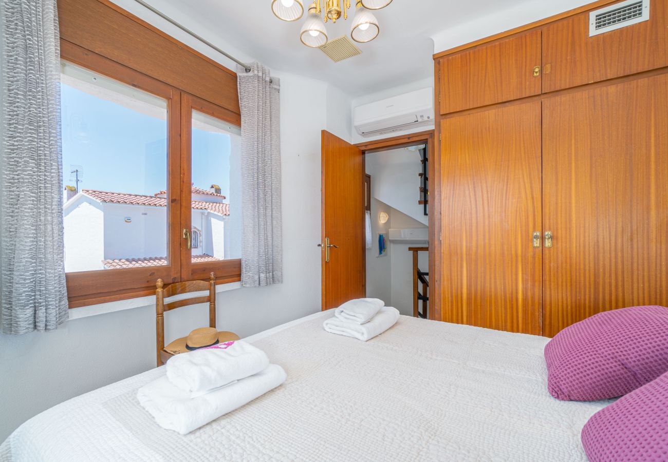 Villa in Empuriabrava - 0191-SANT MAURICI House with private pool