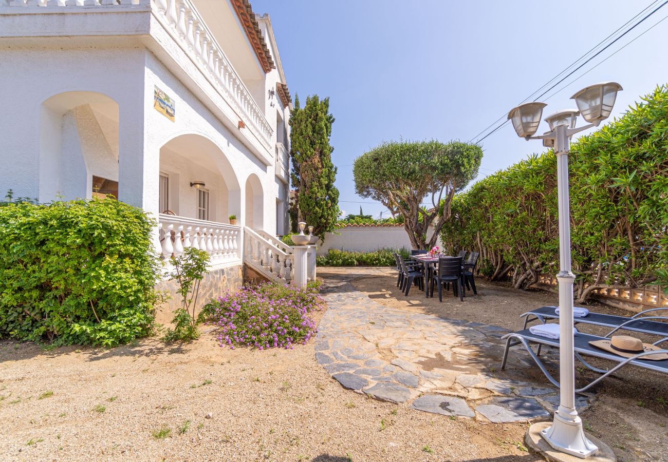 Villa in Empuriabrava - 0024-BAHIA  House with 3 bedrooms near the beach