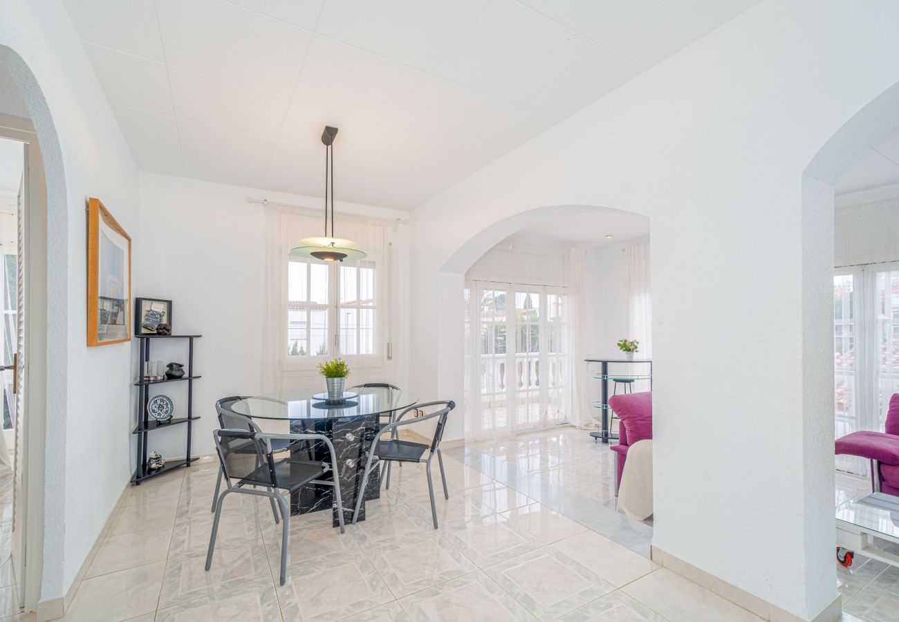 Villa in Empuriabrava - 0024-BAHIA  House with 3 bedrooms near the beach