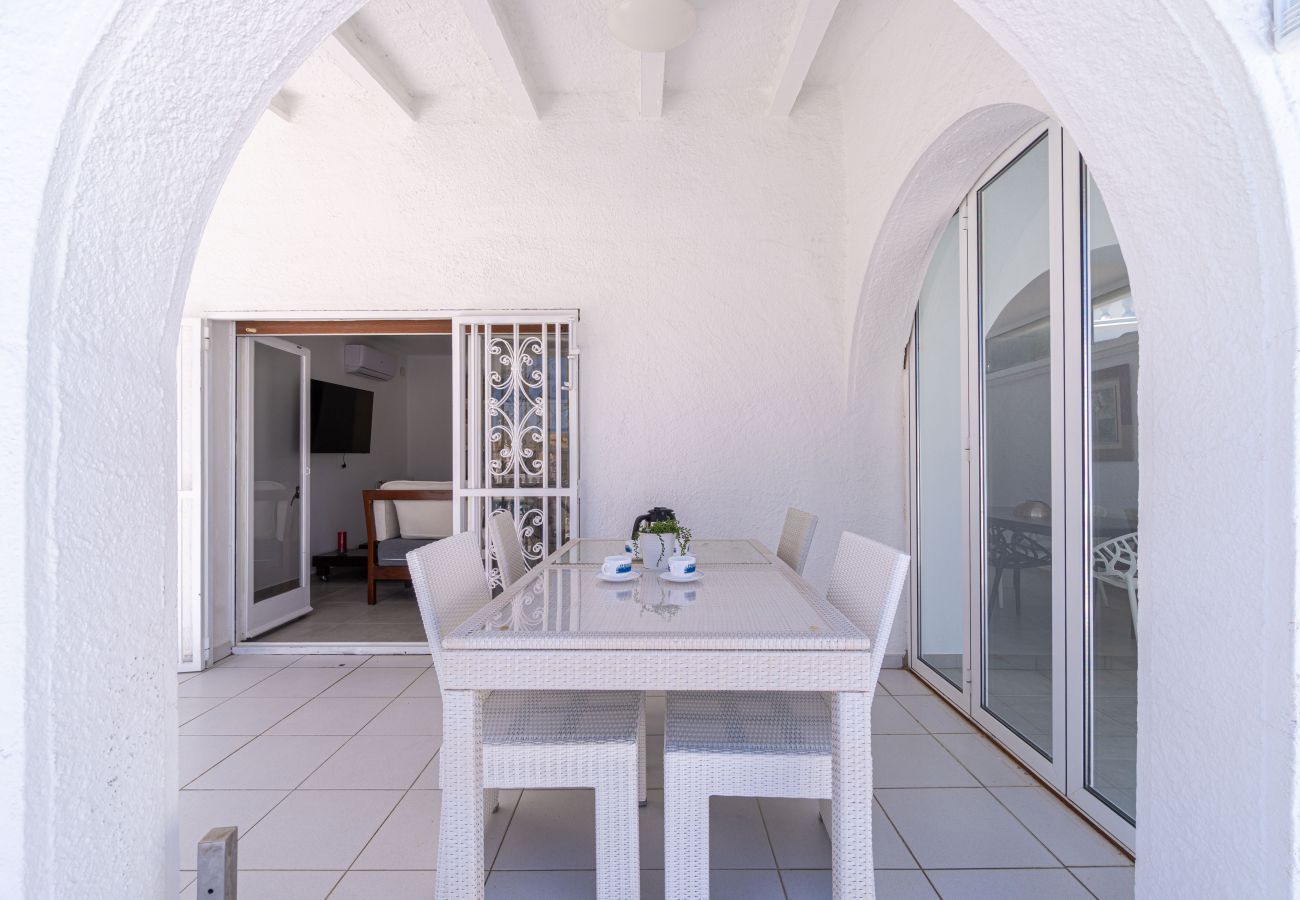 Villa in Empuriabrava - 0100-LLOBREGAT House at the canal with pool, mooring and studio