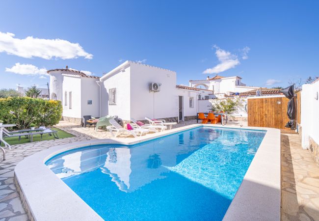 Villa in Empuriabrava - 0009-ALBERES House with pool