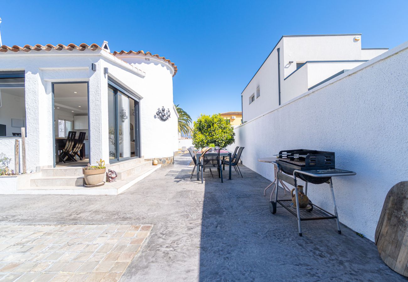 Villa in Empuriabrava - 0009-ALBERES House with pool
