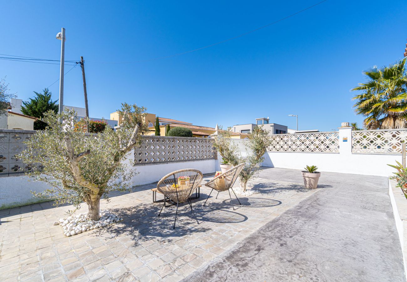 Villa in Empuriabrava - 0009-ALBERES House with pool