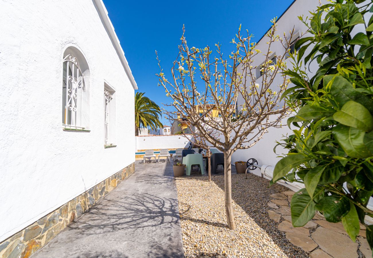 Villa in Empuriabrava - 0009-ALBERES House with pool