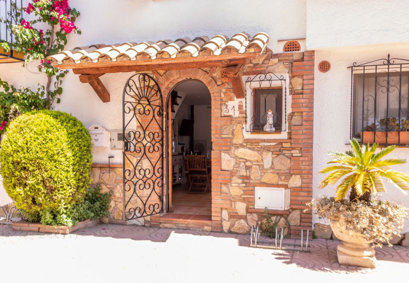 Villa in Empuriabrava - 0151-ILLA CARTAGO Canalfront Fisherman-Style House