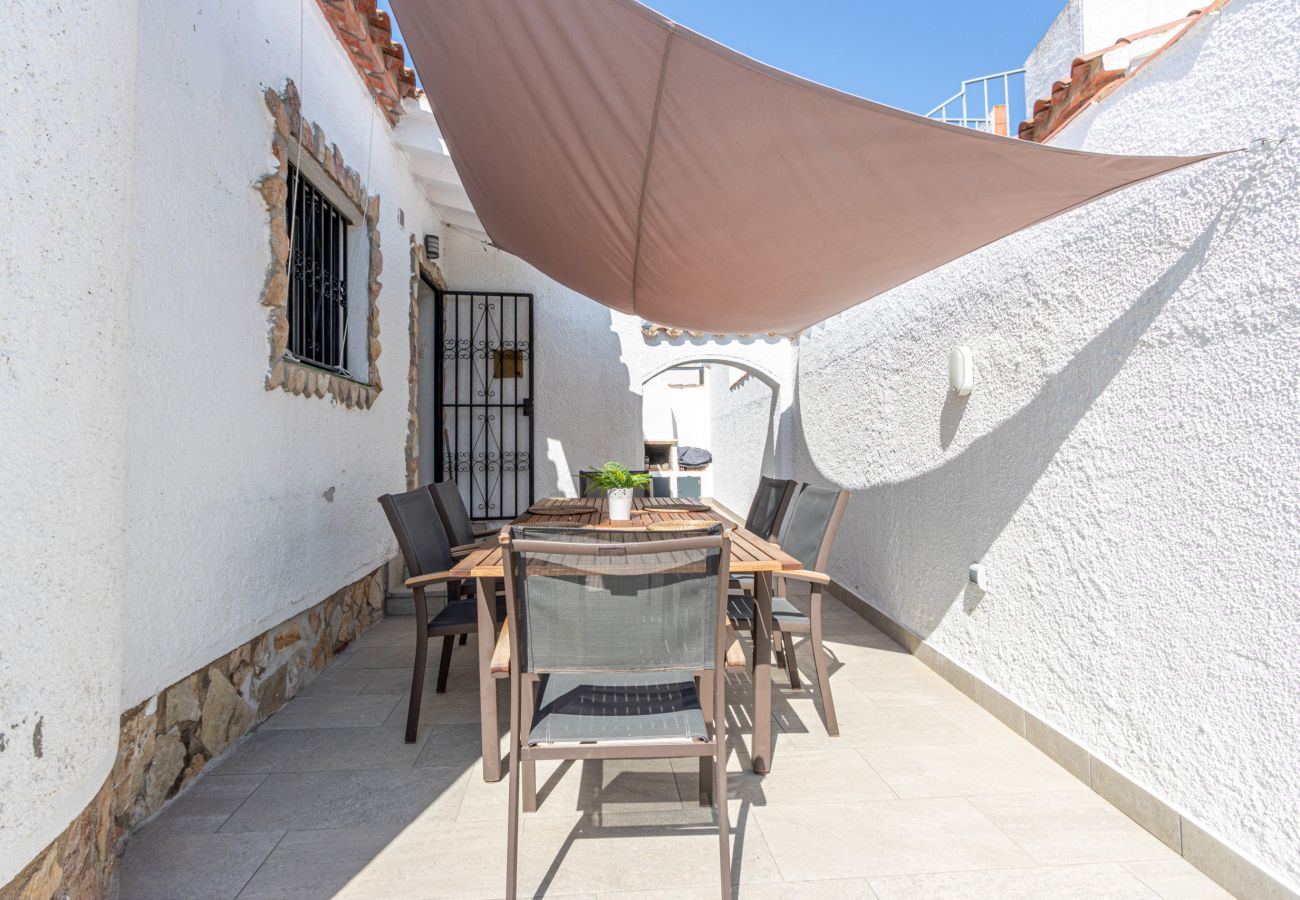 Villa in Empuriabrava - 0190-SANT MAURICI House with private pool
