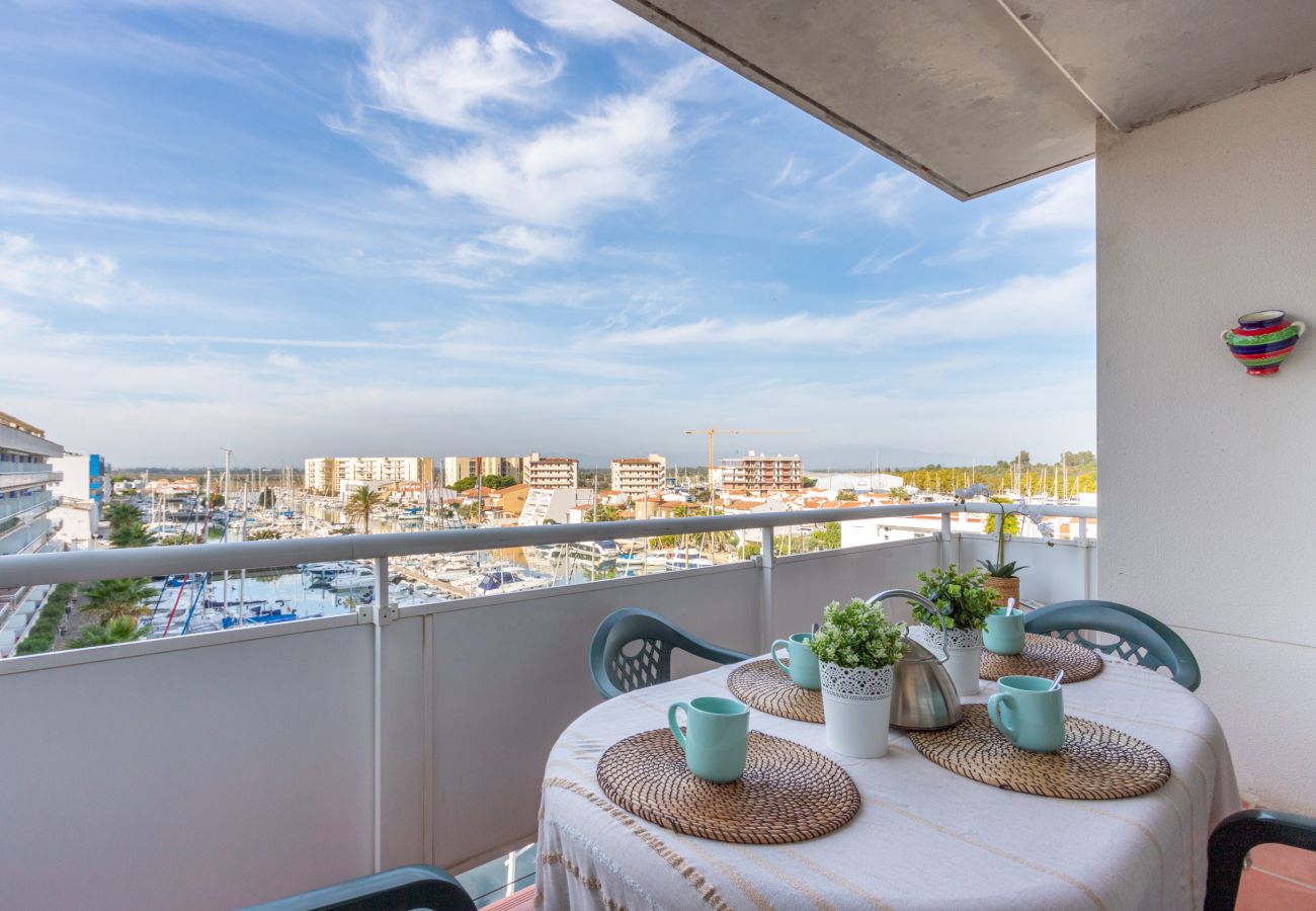 Apartment in Rosas / Roses - 2005-PORT CANIGO Apartment with community pool and canal view 
