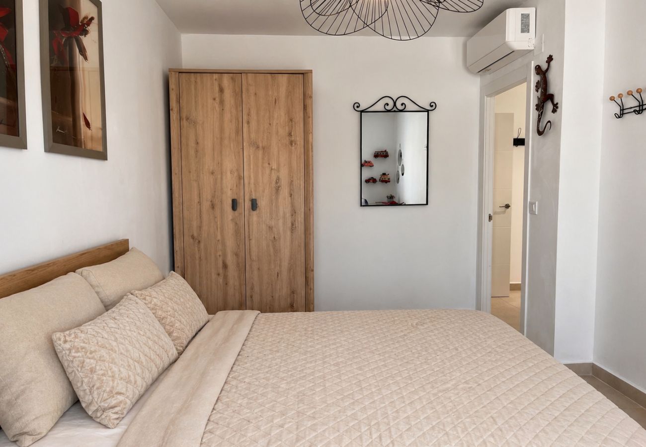 Villa in Empuriabrava - 0040-CAP RAS House at the canal with pool and mooring