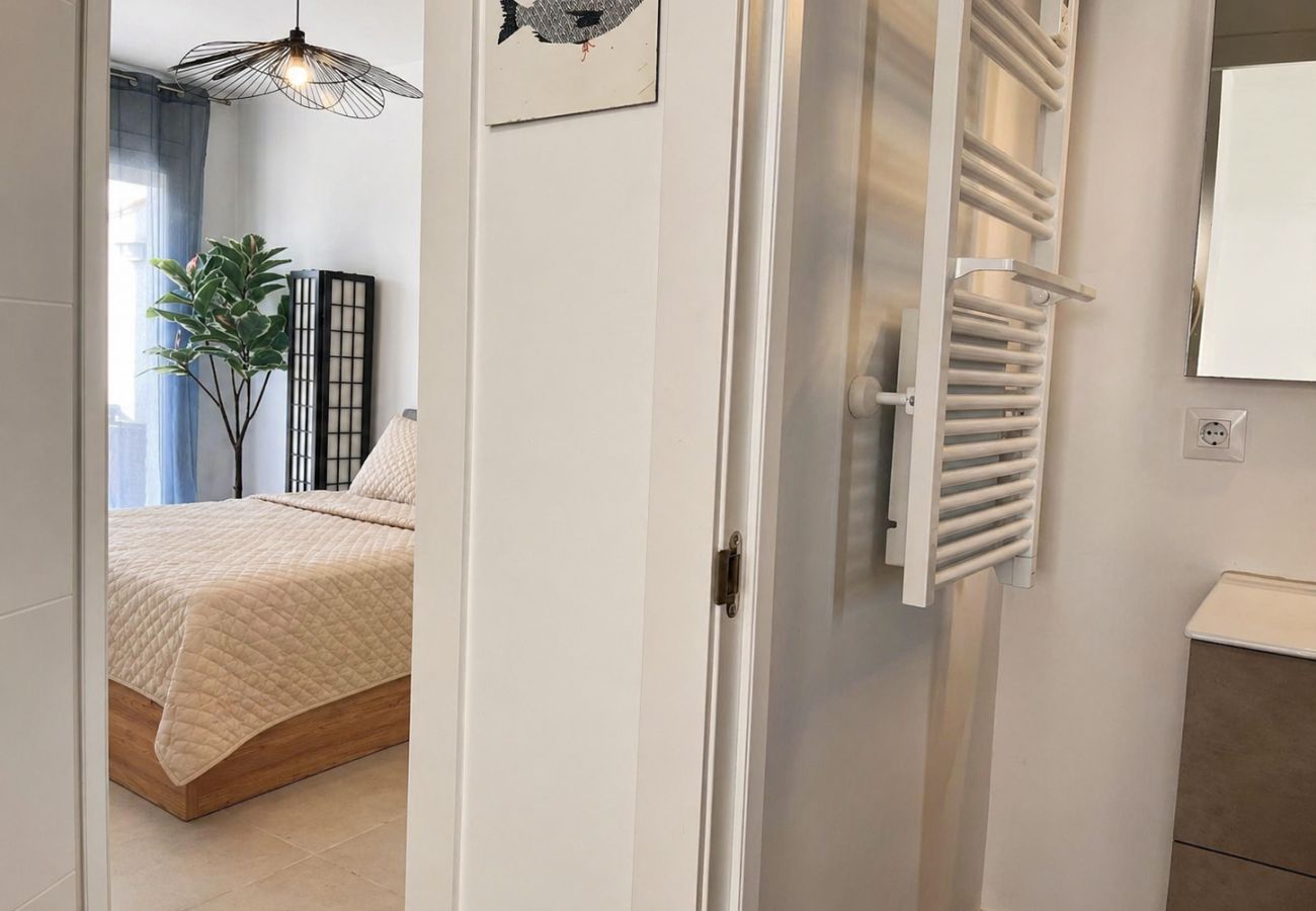 Villa in Empuriabrava - 0040-CAP RAS House at the canal with pool and mooring