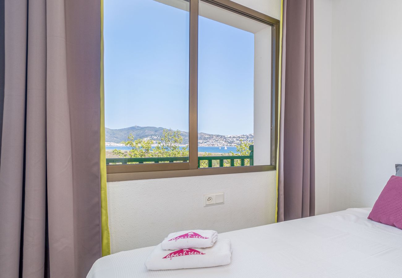 Appartement à Empuriabrava - 0148-PORT DUCAL Appartement avec terrasse, vue sur mer et wifi