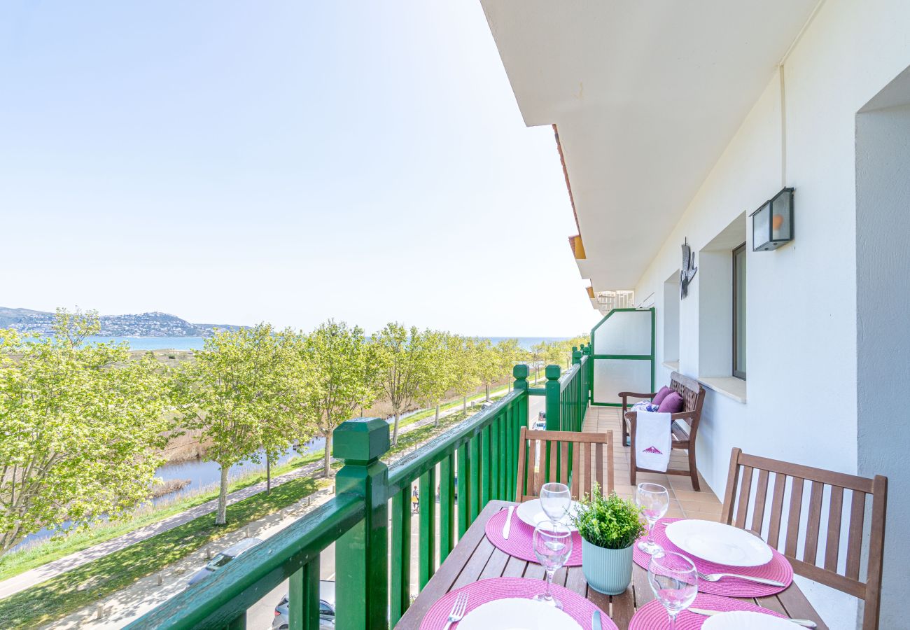 Appartement à Empuriabrava - 0148-PORT DUCAL Appartement avec terrasse, vue sur mer et wifi