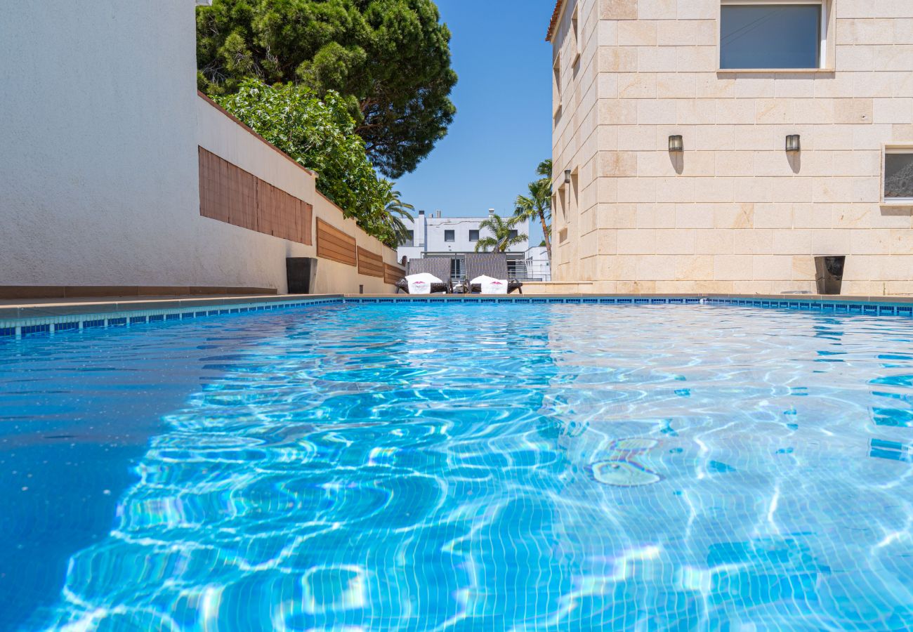 Villa à Empuriabrava - 0031-TER Maison au canal avec piscine, amarrage et studio