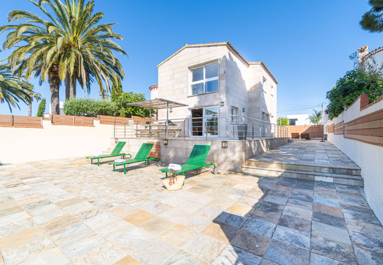 Villa à Empuriabrava - 0031-TER Maison au canal avec piscine, amarrage et studio