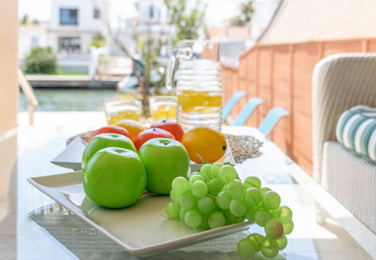 Villa à Empuriabrava - 0141-PANI Maison au canal avec piscine et amarrage