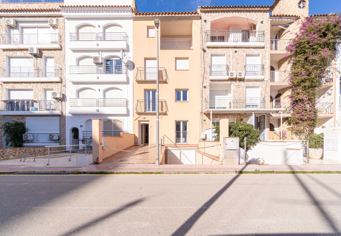 Appartement à Empuriabrava - 0155-PORT SALINS Appartement avec vue sur canal