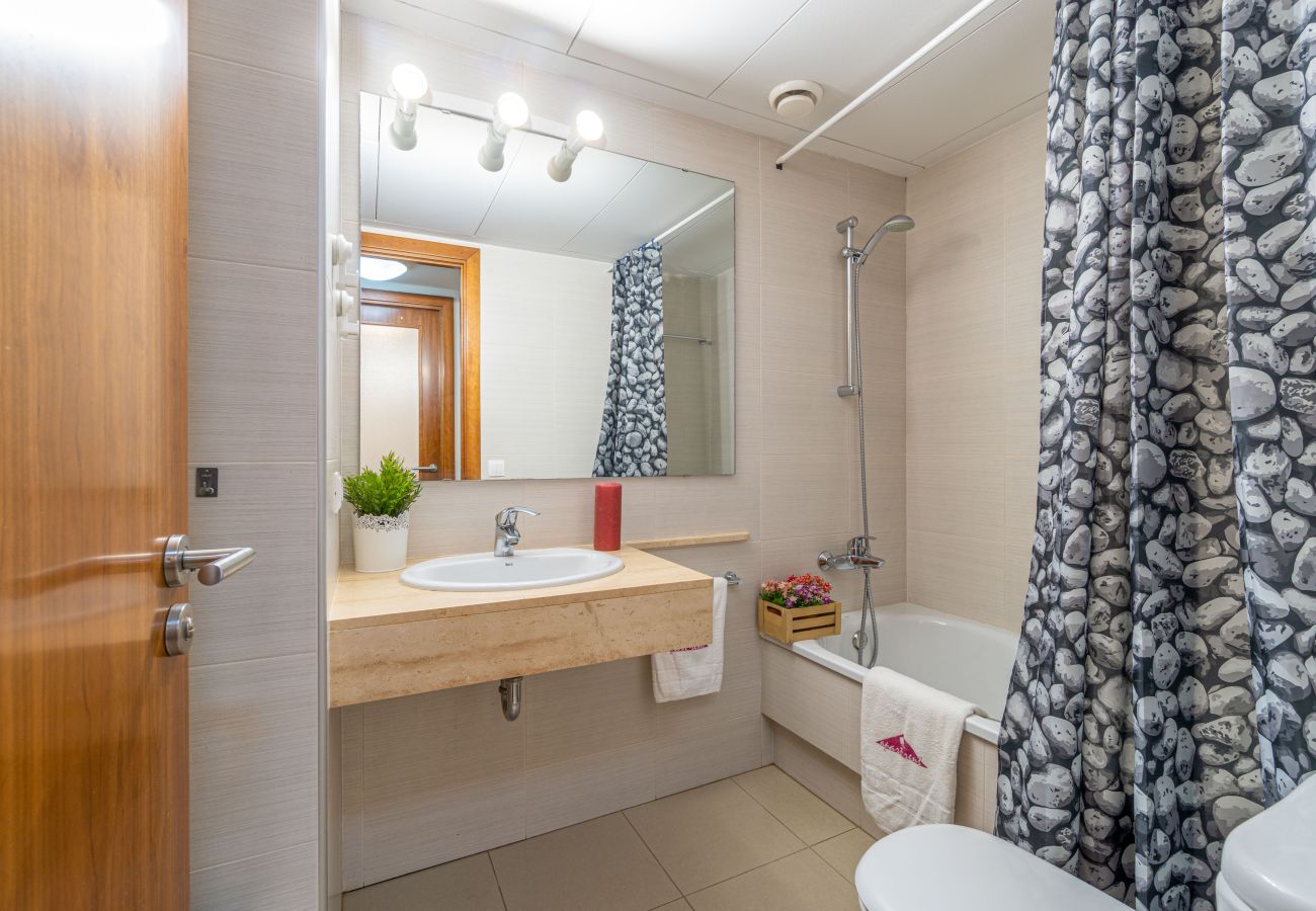 Appartement à Rosas / Roses - 8010-MIL.LENI Appartement avec piscine communautaire et parking