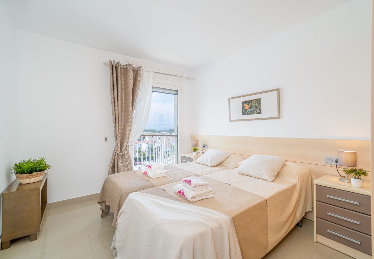 Appartement à Empuriabrava - 0160-PORT GREC Appartement avec WIFI, Smart TV, vue sur canal et mer