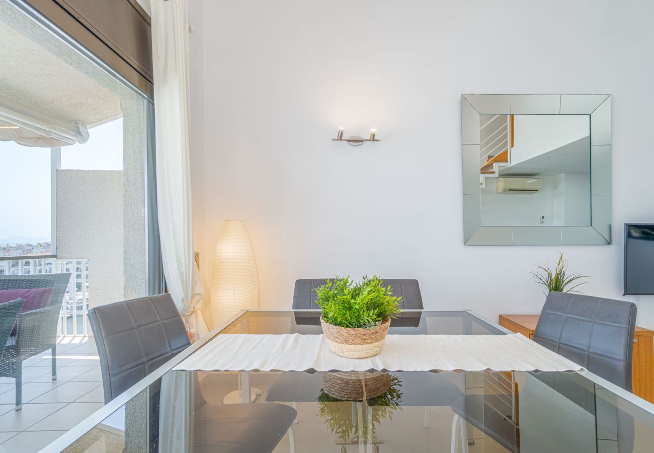 Appartement à Empuriabrava - 0160-PORT GREC Appartement avec WIFI, Smart TV, vue sur canal et mer