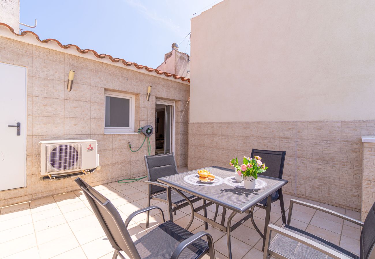 Appartement à Empuriabrava - 0160-PORT GREC Appartement avec WIFI, Smart TV, vue sur canal et mer