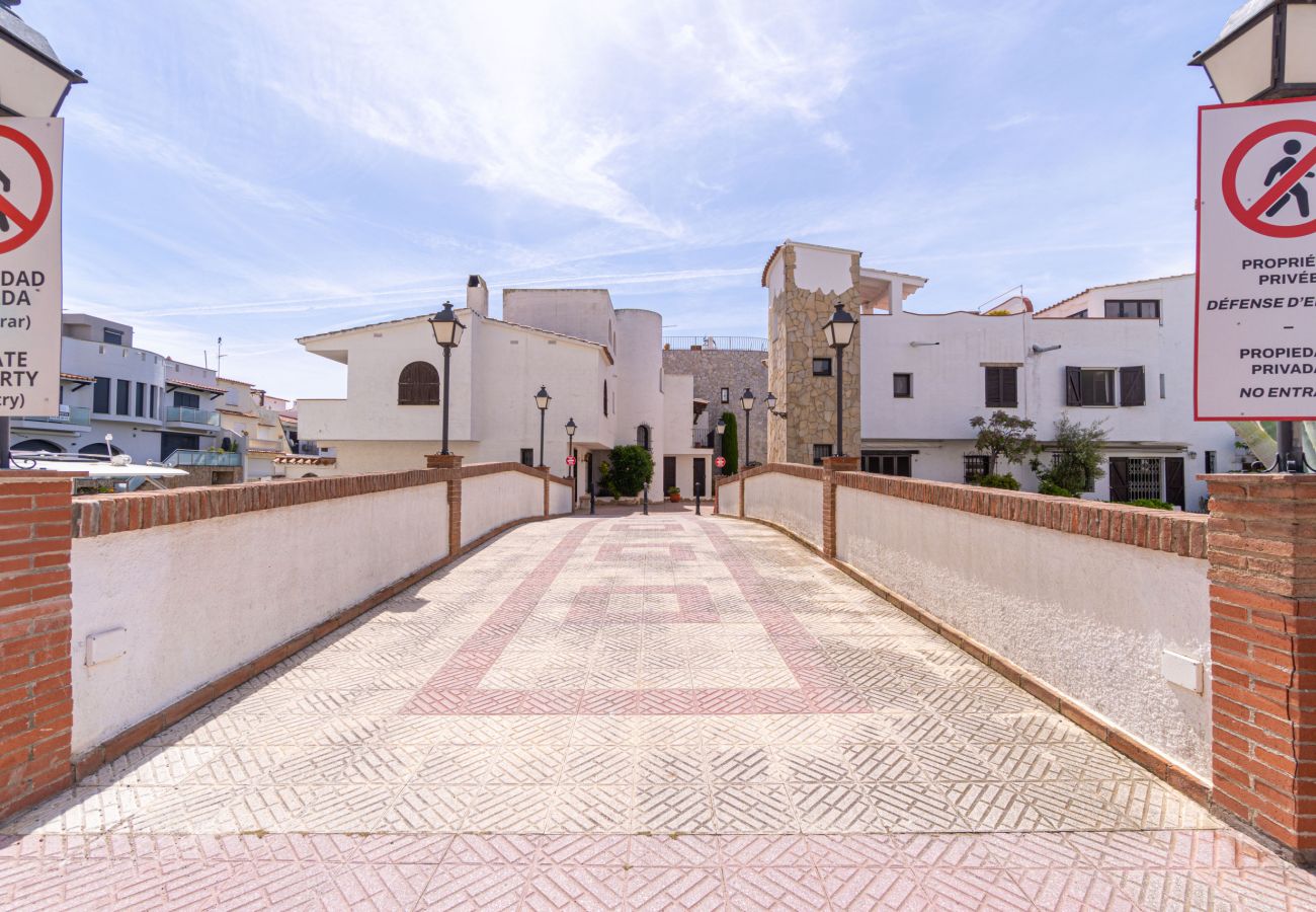 Villa à Empuriabrava - 0151-ILLA CARTAGO Maison de Pêcheur au Bord du Canal