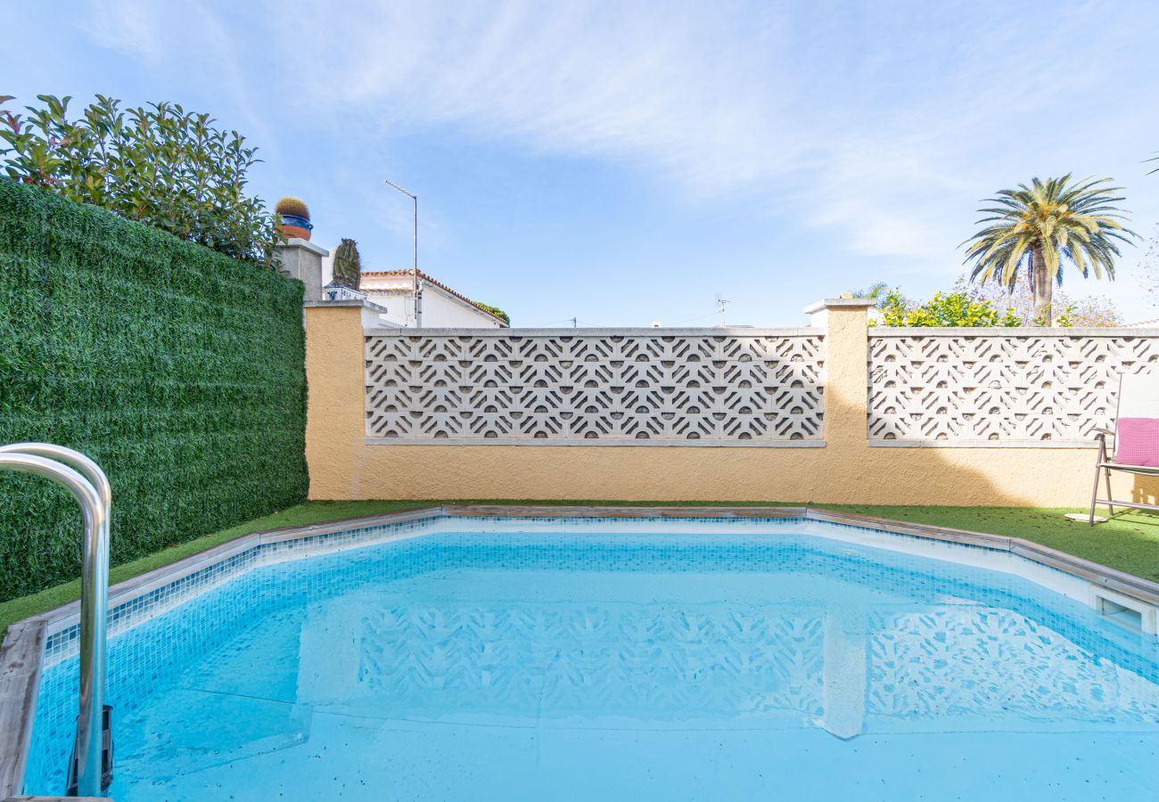 Villa à Empuriabrava - 0130-MONTGRI Maison avec piscine privée 