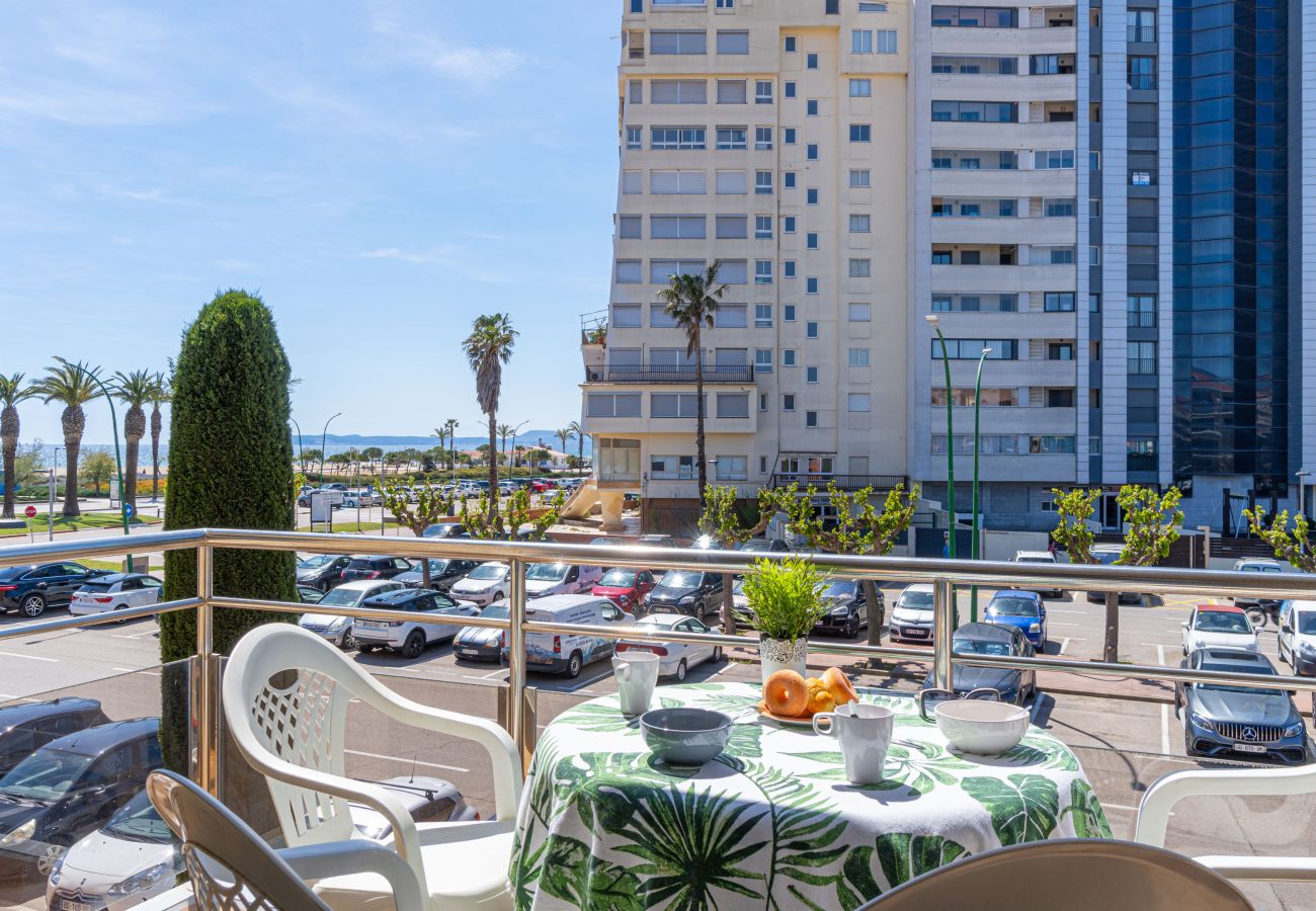 Appartement à Empuriabrava - 0089-MIRABLAU Appartement avec vue latérale sur la plage