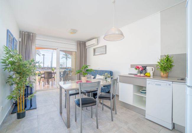 Апартаменты на Empuriabrava - 0016-BAHIA квартира напротив пляжа с беспроводным доступом в Интернет