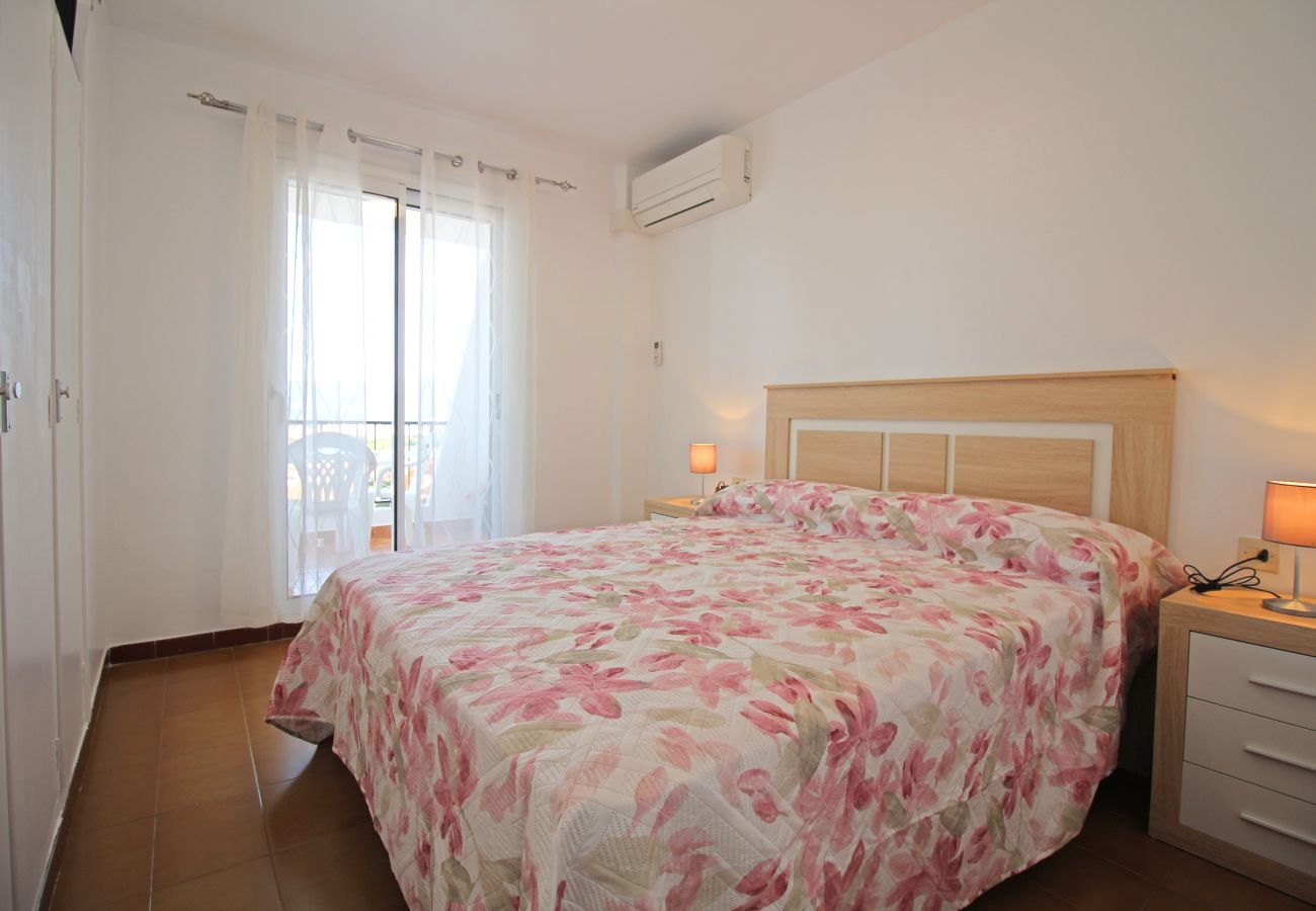 Апартаменты на Эмпуриабра / Empuriabrava - 0186-SAN LUIS Апартаменты с видом на море