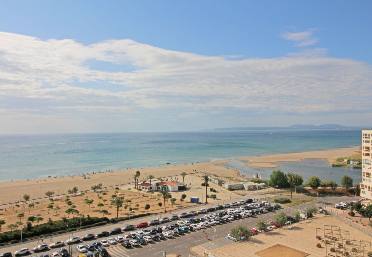 Апартаменты на Эмпуриабра / Empuriabrava - 0186-SAN LUIS Апартаменты с видом на море