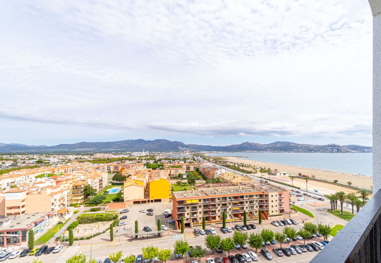 Апартаменты на Эмпуриабра / Empuriabrava - 0186-SAN LUIS Апартаменты с видом на море